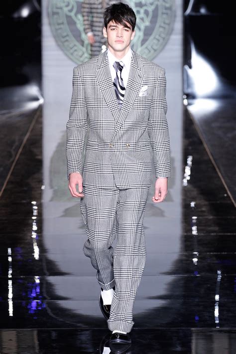 versace mens fall 2013|Watch Versace: Fall 2013 Menswear .